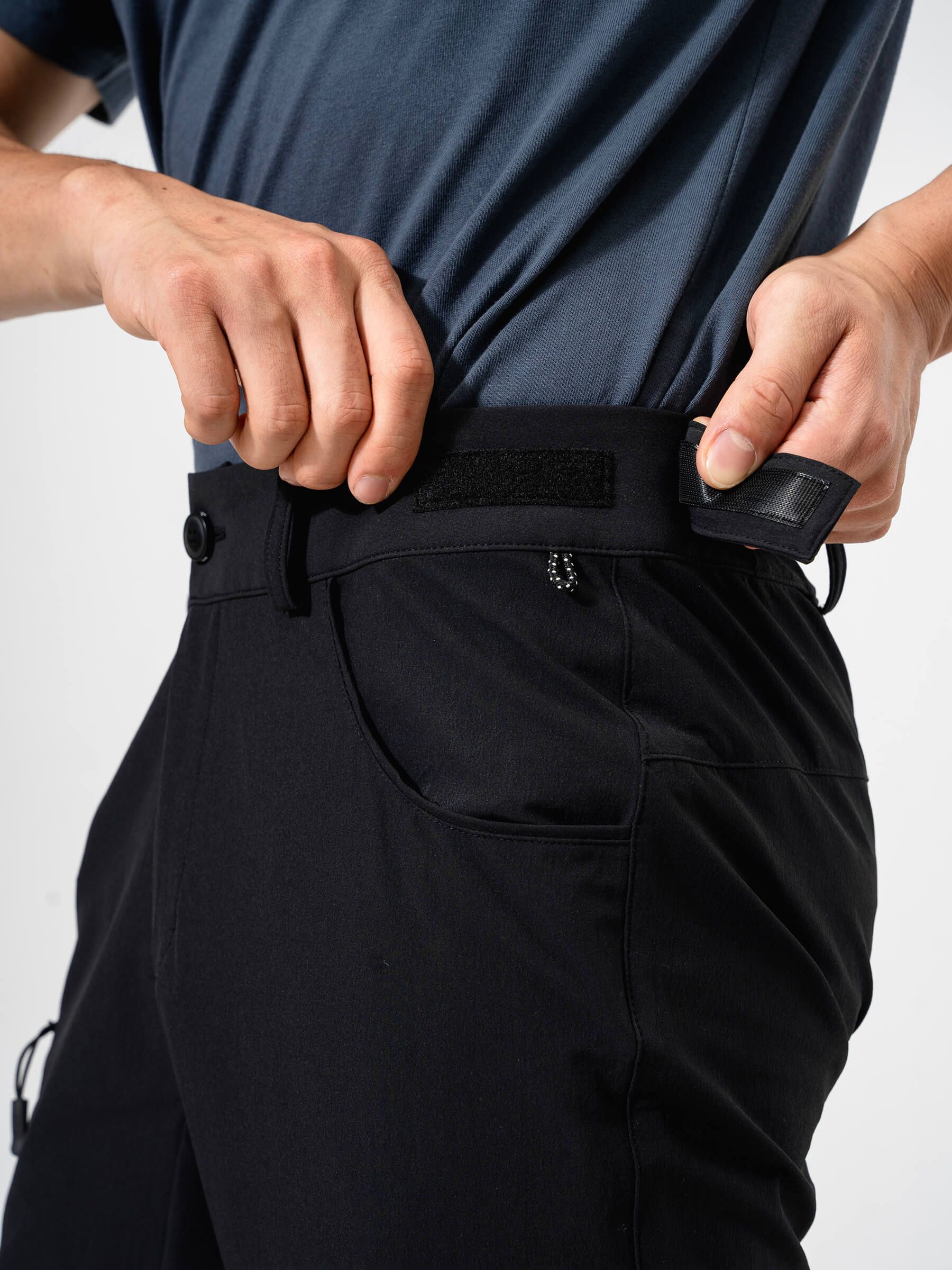 Quần Dài Nam Tháo Ống UT Pants 2 in 1 den 7