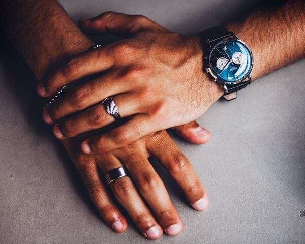 3 Cách chọn trang sức nam phù hợp cho người mới chơi hệ trang sức - Coolmate