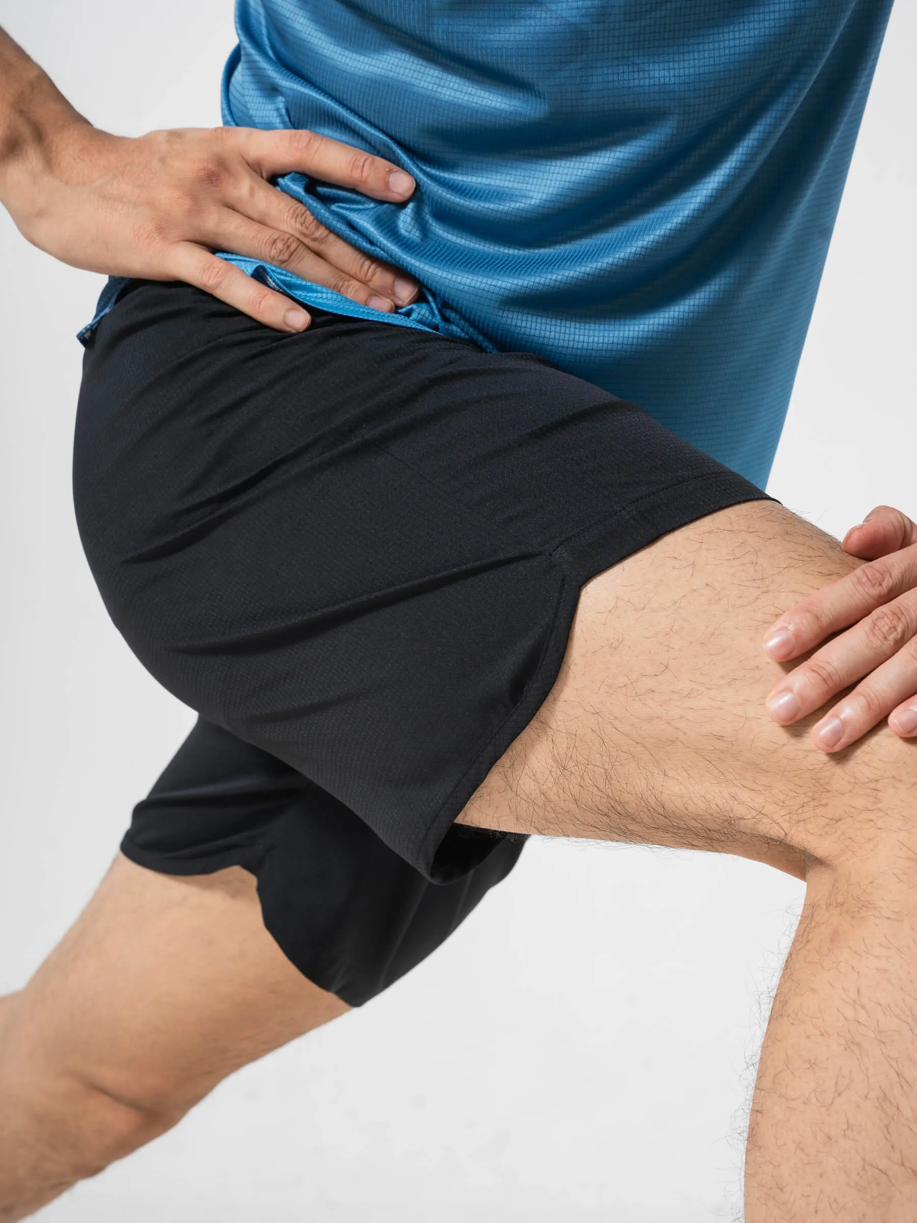 Quần Shorts Chạy Bộ 7 inch Essentials den 3
