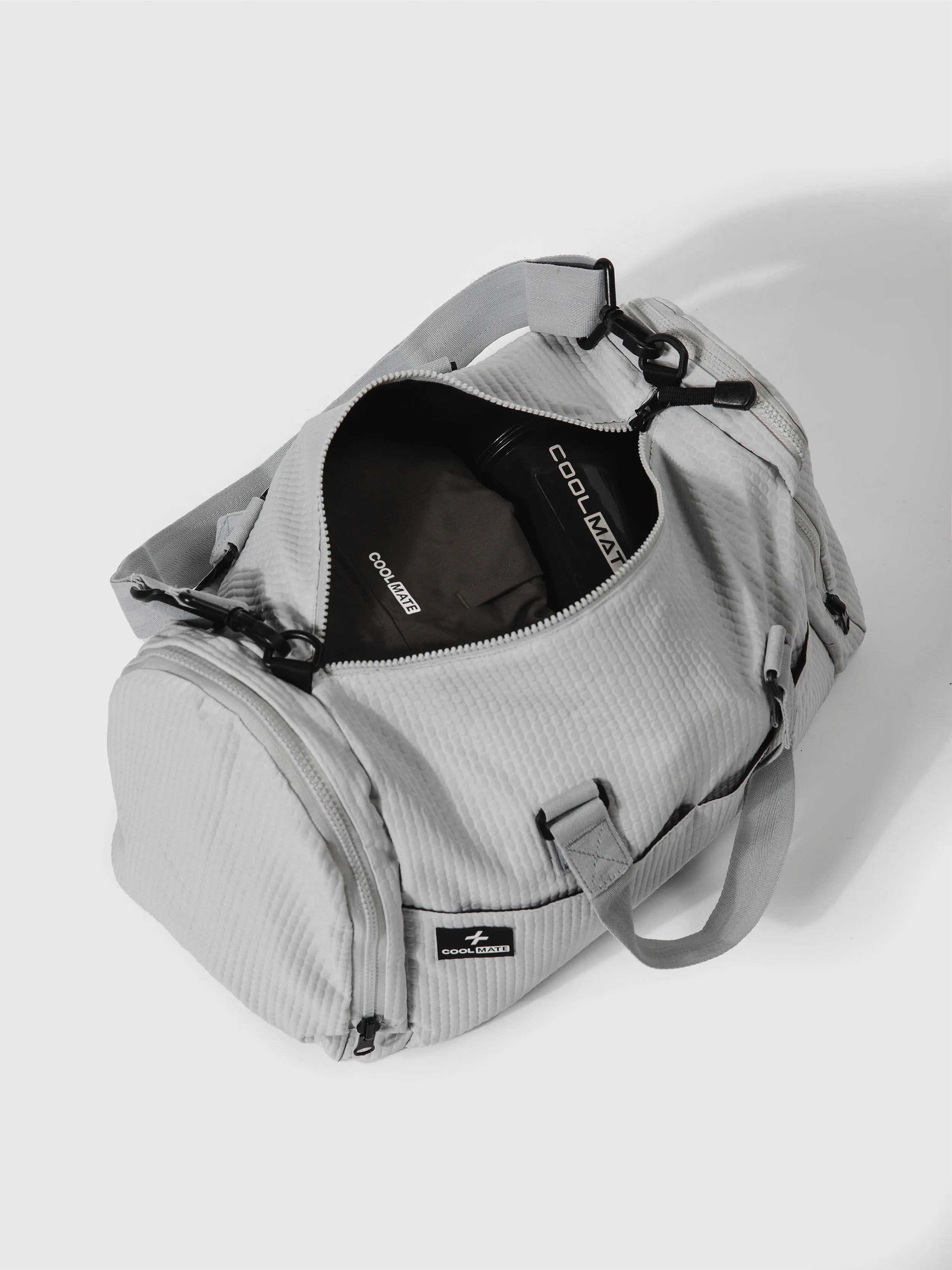 Túi UT Duffle size vừa 18L  2