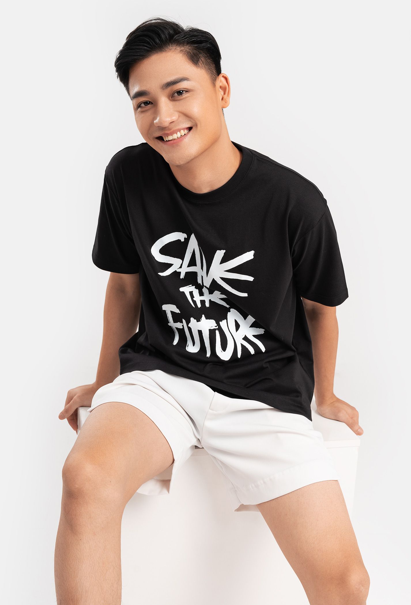 Áo thun in Save The Future - màu Đen  2