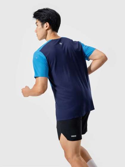 Áo thun chạy bộ không đường may CoolFast more
