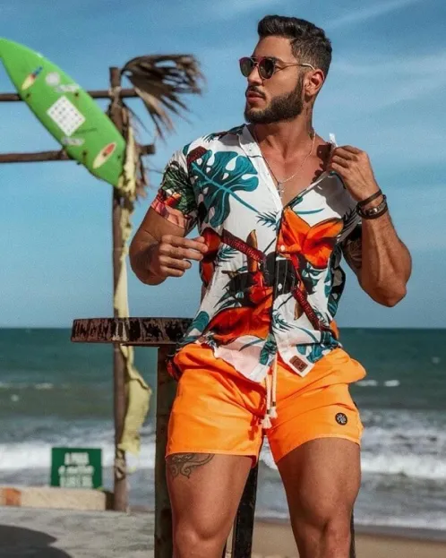 Sơ mi Hawaii là gì? Phối đồ nam với sơ mi Hawaii như thế nào?