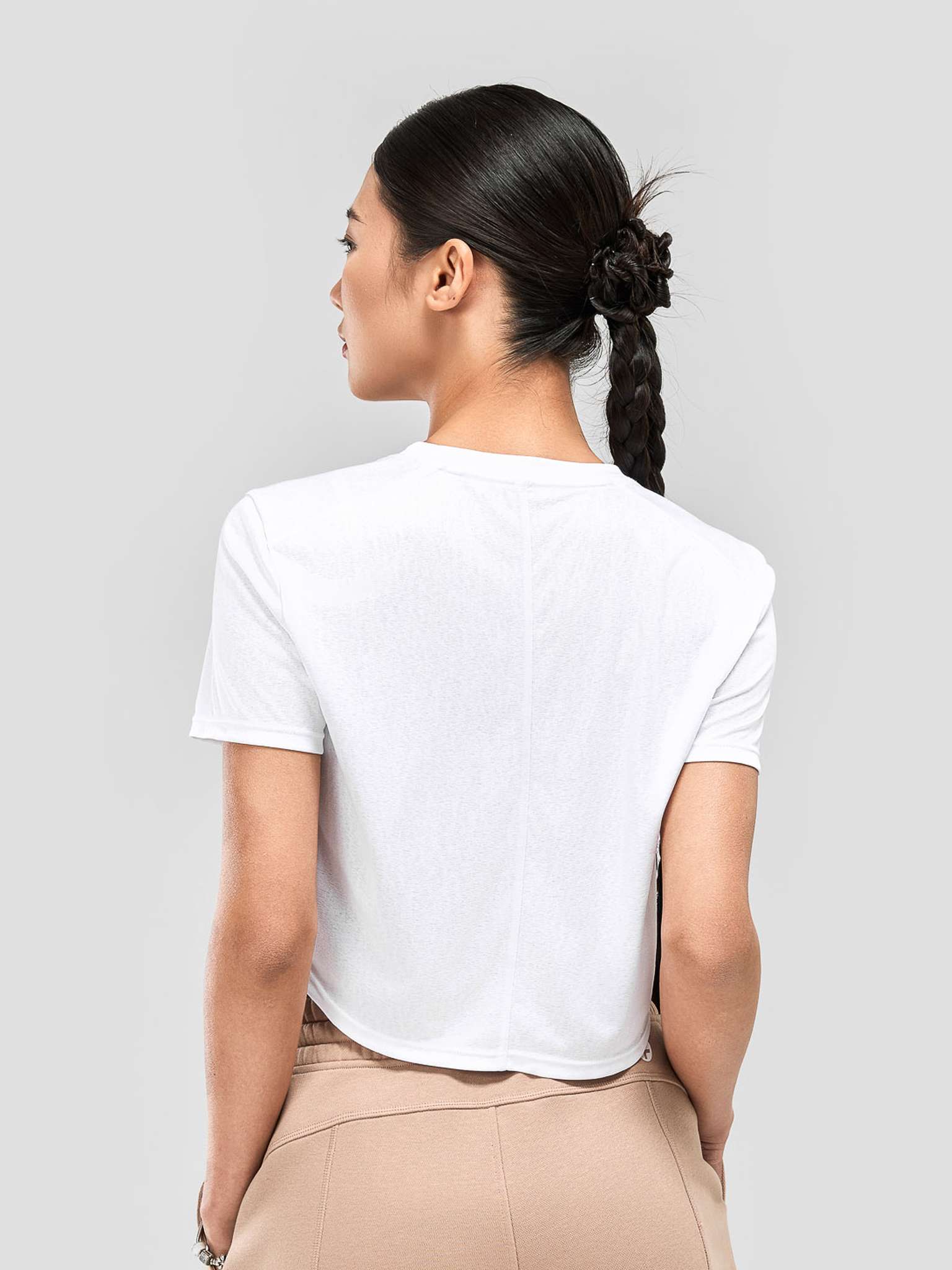 Áo thể thao nữ Lightweight Cropped Tee more