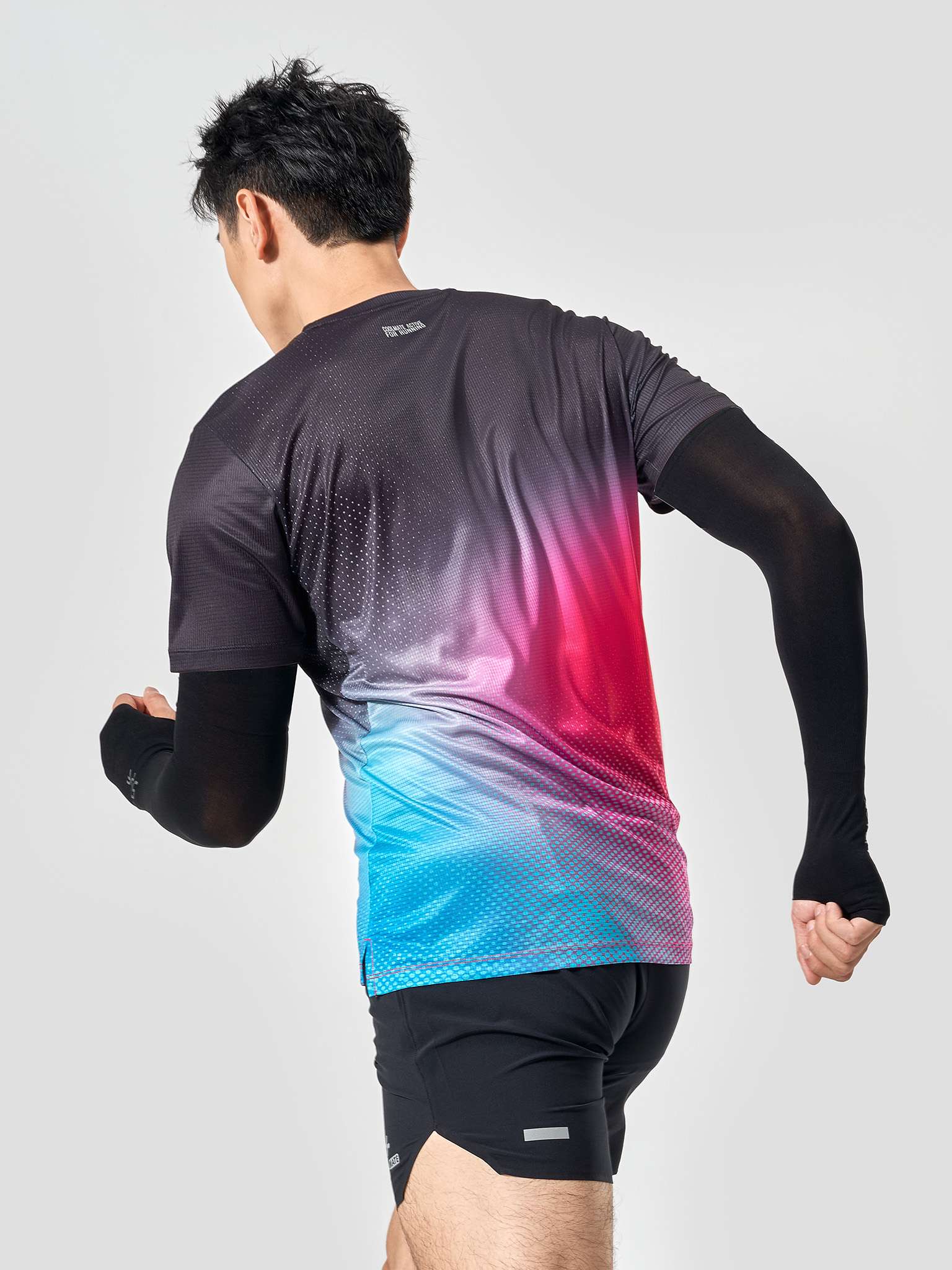 Tshirt chạy bộ AirRush Gradient more